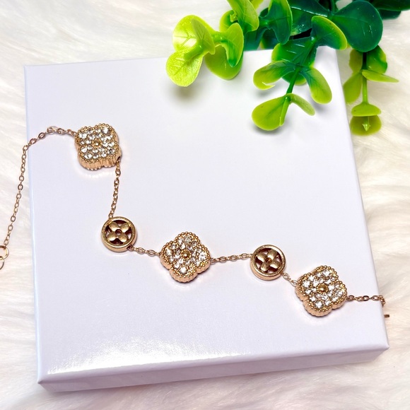 Jewelry - Gold Plated Clover Bracelet With Cluster Stones‎